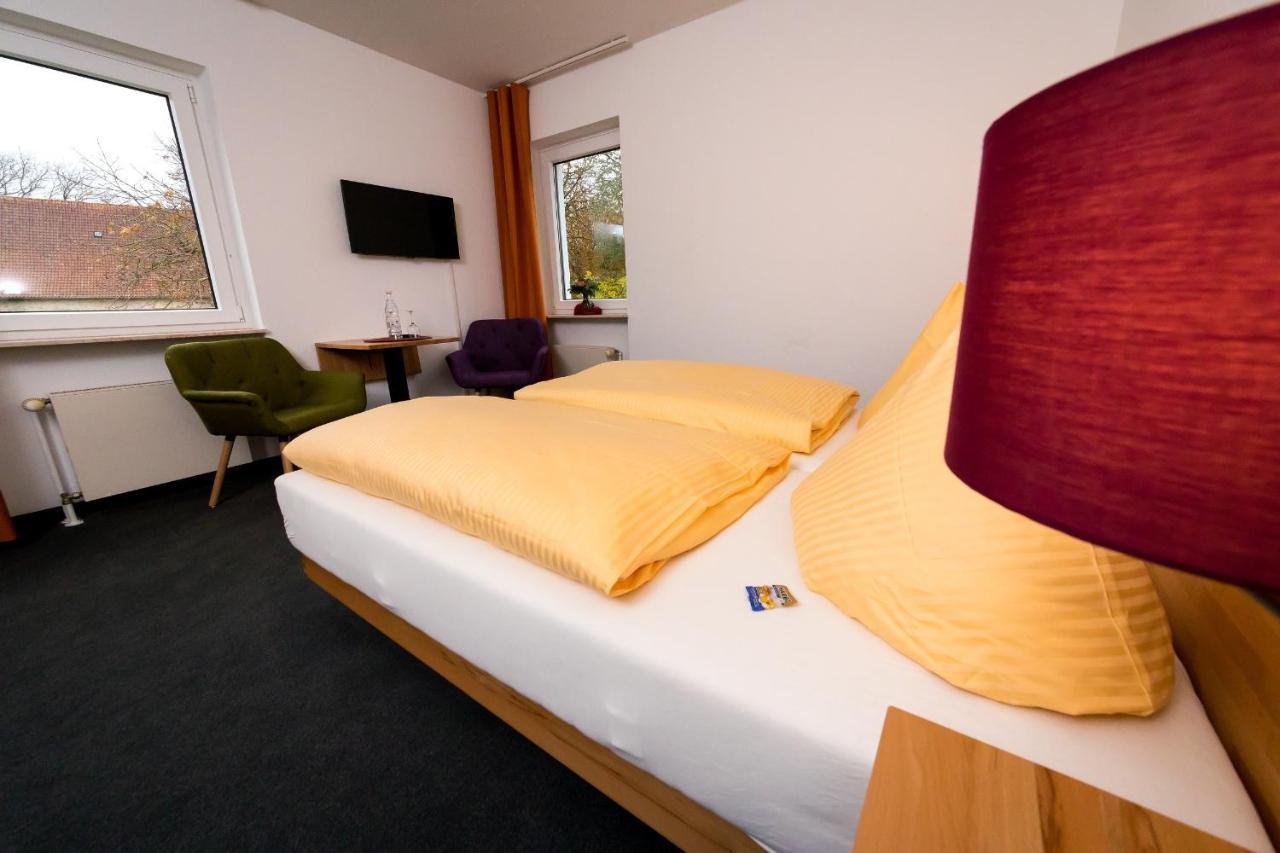 Wohlfuehlhotel Im Schlosspark - Self Checkin 빌레바데센 외부 사진