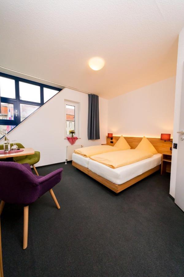 Wohlfuehlhotel Im Schlosspark - Self Checkin 빌레바데센 외부 사진