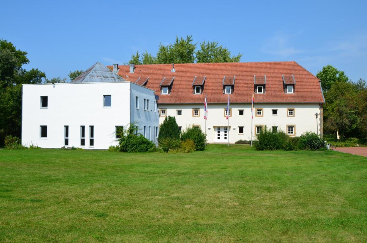 Wohlfuehlhotel Im Schlosspark - Self Checkin 빌레바데센 외부 사진